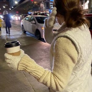 Meet your Posher, Claire